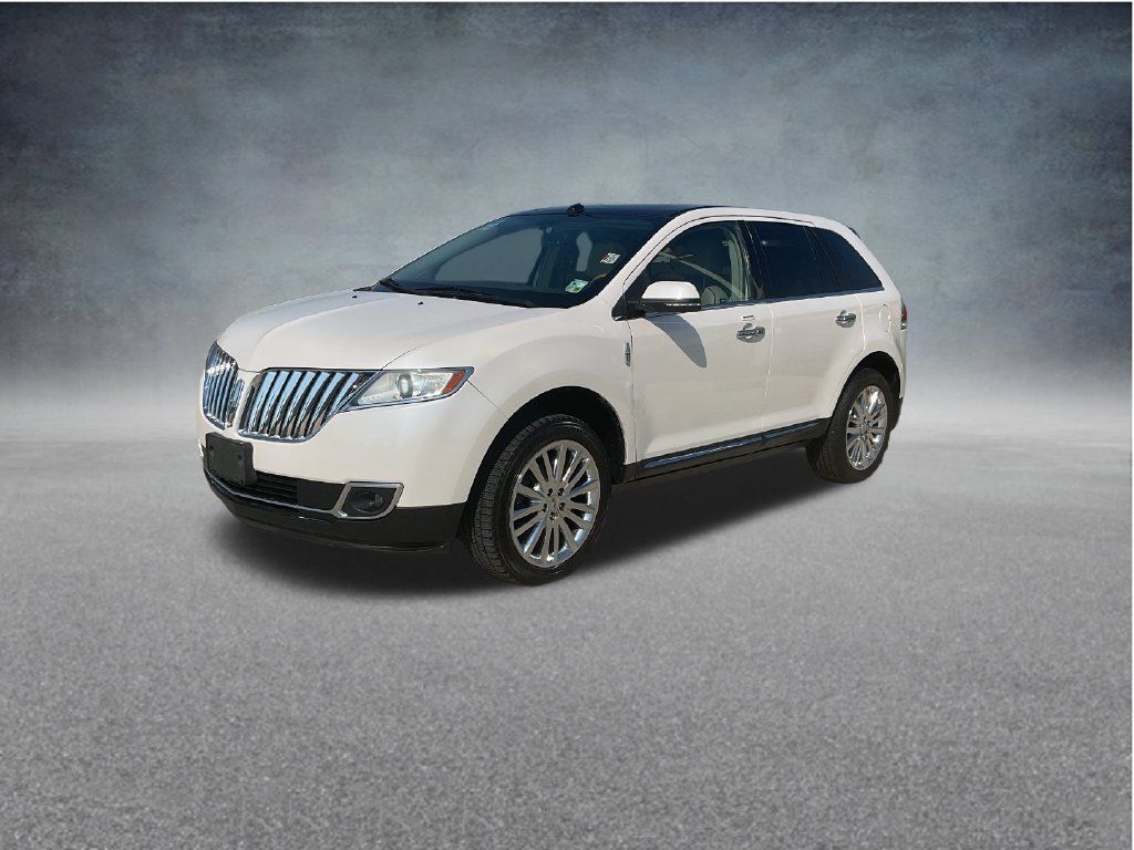 Used 2014 Lincoln MKX FWD w/ Equipment Group 102A image 3