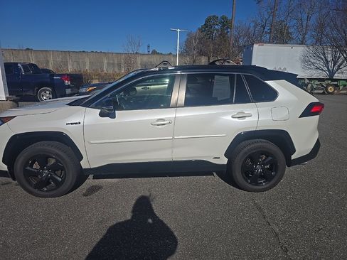 Used 2019 Toyota RAV4 XSE image 6