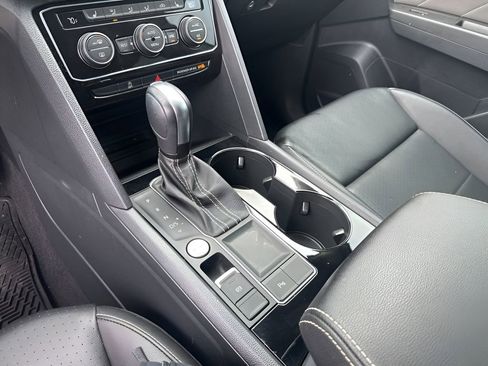 Used 2022 Volkswagen Atlas SE image 37