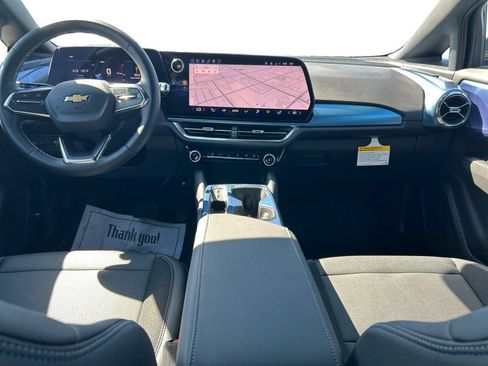 Used 2026 Chevrolet Equinox EV LT w/ LPO, Blackout Package FWD image 12