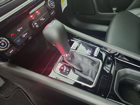 New 2026 Jeep Compass Latitude AWD/4WD image 28