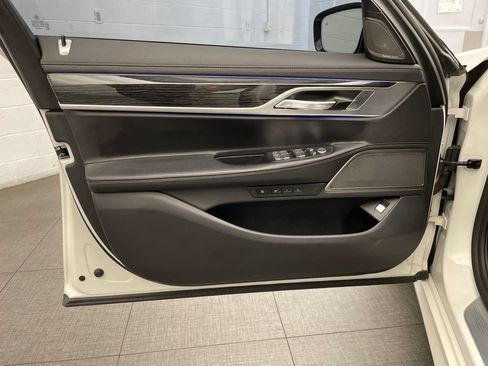Used 2021 BMW 740i w/ M Sport Package RWD image 22