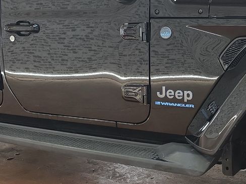 Used 2024 Jeep Wrangler High Altitude image 9