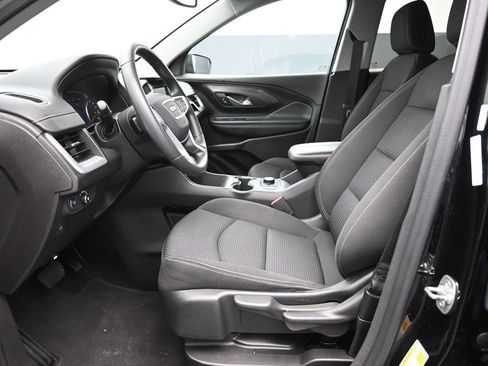 Used 2024 GMC Terrain SLE image 21