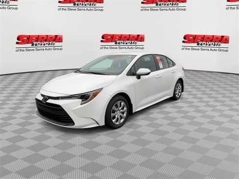 Used 2026 Toyota Corolla LE image 5