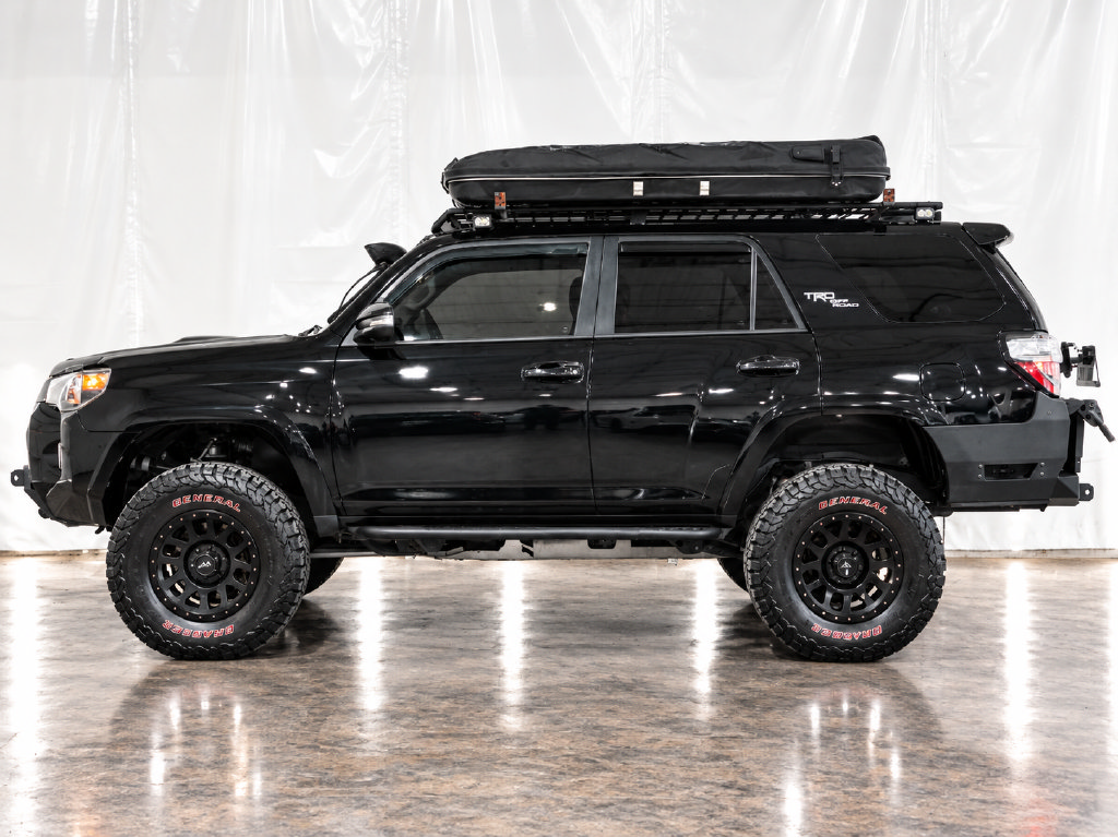 Used 2018 Toyota 4Runner TRD Off-Road Premium AWD/4WD image 2