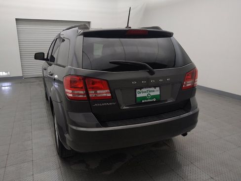 Used 2020 Dodge Journey SE FWD image 6