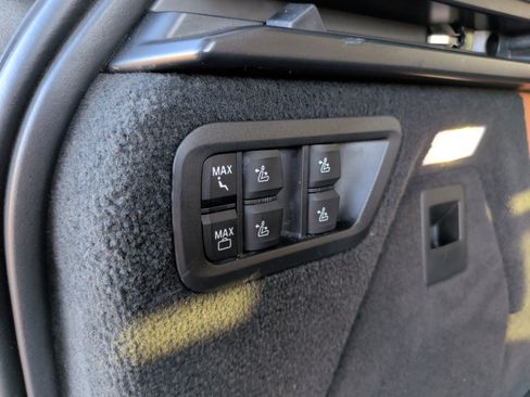 Used 2023 BMW X7 xDrive40i w/ Premium Package image 44