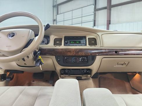 Used 2007 Mercury Grand Marquis GS RWD image 26