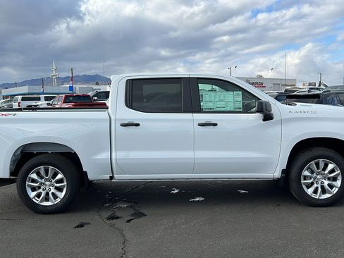 New 2025 Chevrolet Silverado 1500 Custom image 4