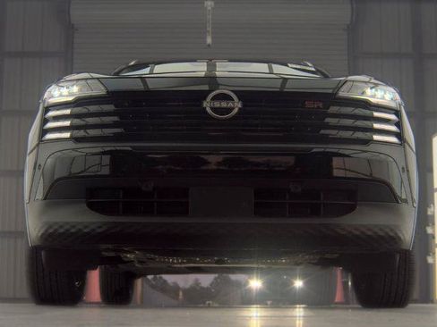 Certified 2025 Nissan Kicks SR FWD image 9