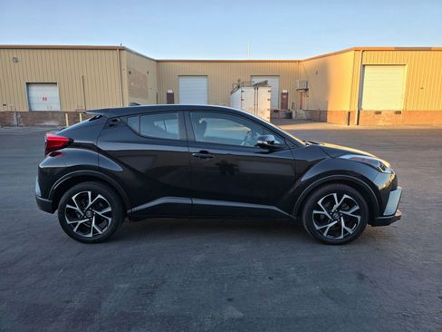 Used 2018 Toyota C-HR XLE image 4