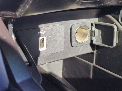 Used 2017 Ford Explorer Platinum image 34