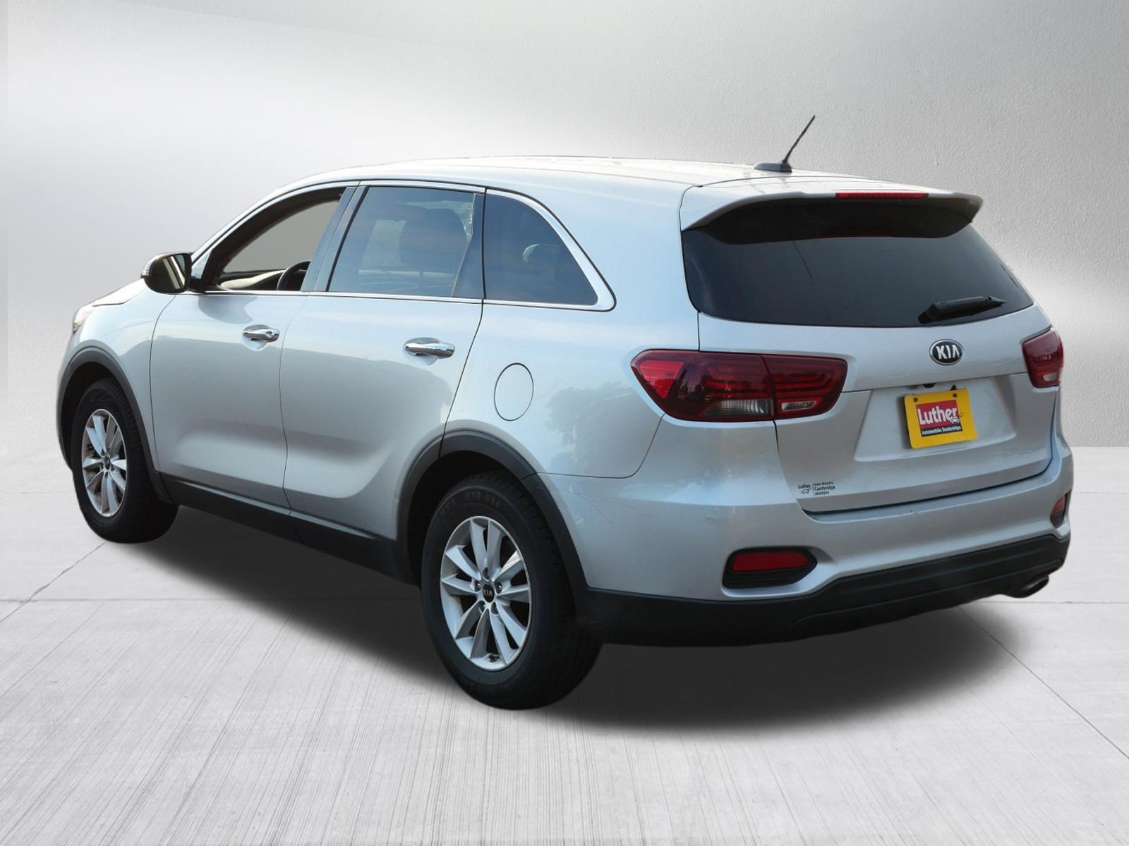 Used 2019 Kia Sorento FWD V6 image 5