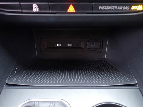 Used 2020 Volkswagen Atlas Cross Sport S image 25