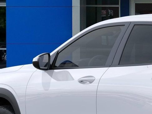 New 2026 Chevrolet Trax LS w/ LS Convenience Package FWD image 12