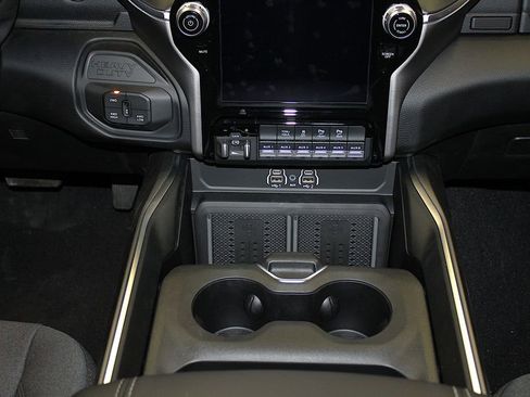 New 2026 RAM 2500 Big Horn AWD/4WD image 18