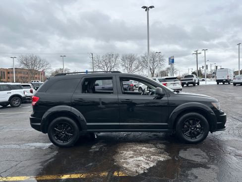 Used 2020 Dodge Journey SE w/ SE Popular Equipment Group image 9