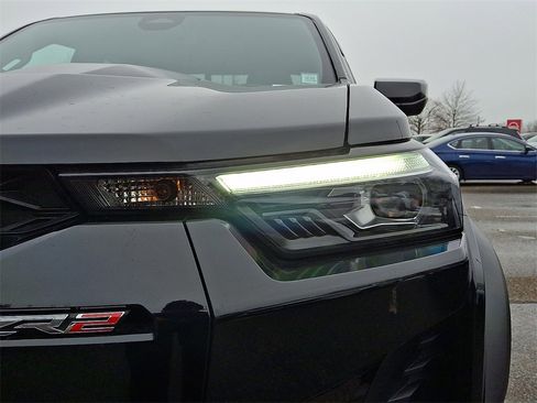 Used 2024 Chevrolet Colorado ZR2 w/ Safety Package image 11