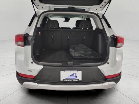 Used 2024 Chevrolet TrailBlazer LT w/ LT Cold Weather Package image 16