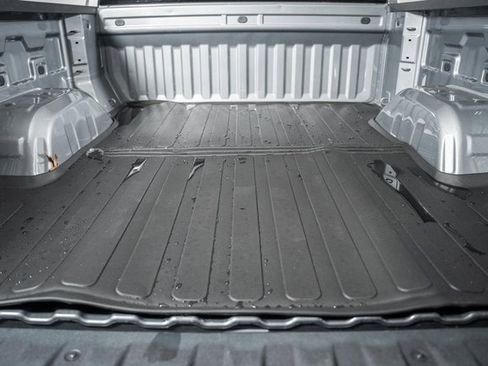 Used 2025 GMC Sierra 1500 SLT image 10