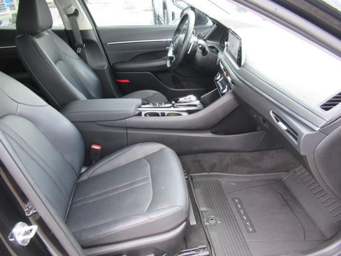 Used 2022 Hyundai Sonata Limited FWD image 10