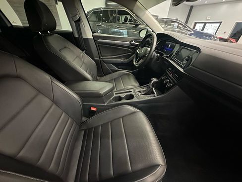 Used 2024 Volkswagen Jetta SE w/ Panoramic Sunroof Package FWD image 14