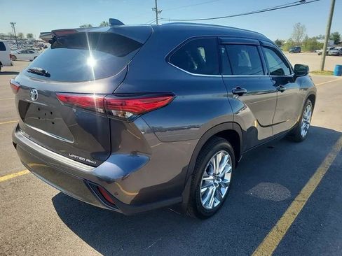 Used 2021 Toyota Highlander Limited image 4