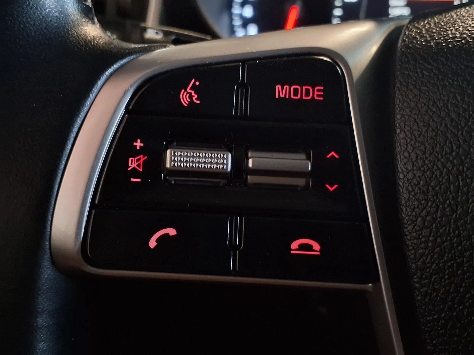 Used 2020 Kia Sorento EX FWD image 29
