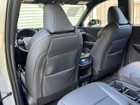 Used 2025 Lexus TX 500h AWD image 34
