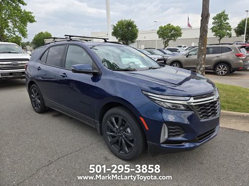 Used 2023 Chevrolet Equinox RS w/ RS Leather Package FWD image 3