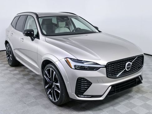 Certified 2024 Volvo XC60 B5 Ultimate AWD/4WD image 28