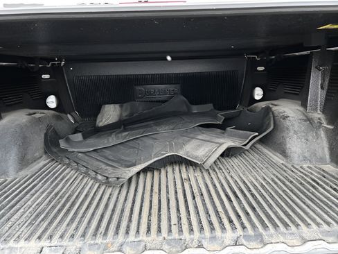 Used 2022 Chevrolet Silverado 1500 Custom image 9