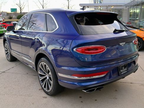Used 2023 Bentley Bentayga image 7