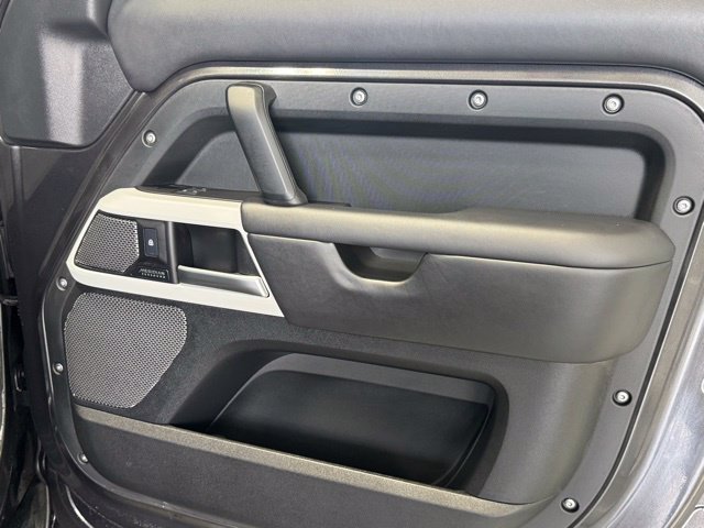New 2024 Land Rover Defender 110 SE AWD/4WD image 38