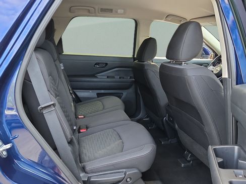 Used 2025 Nissan Pathfinder SV FWD image 14