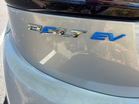 Used 2023 Chevrolet Bolt LT FWD image 10