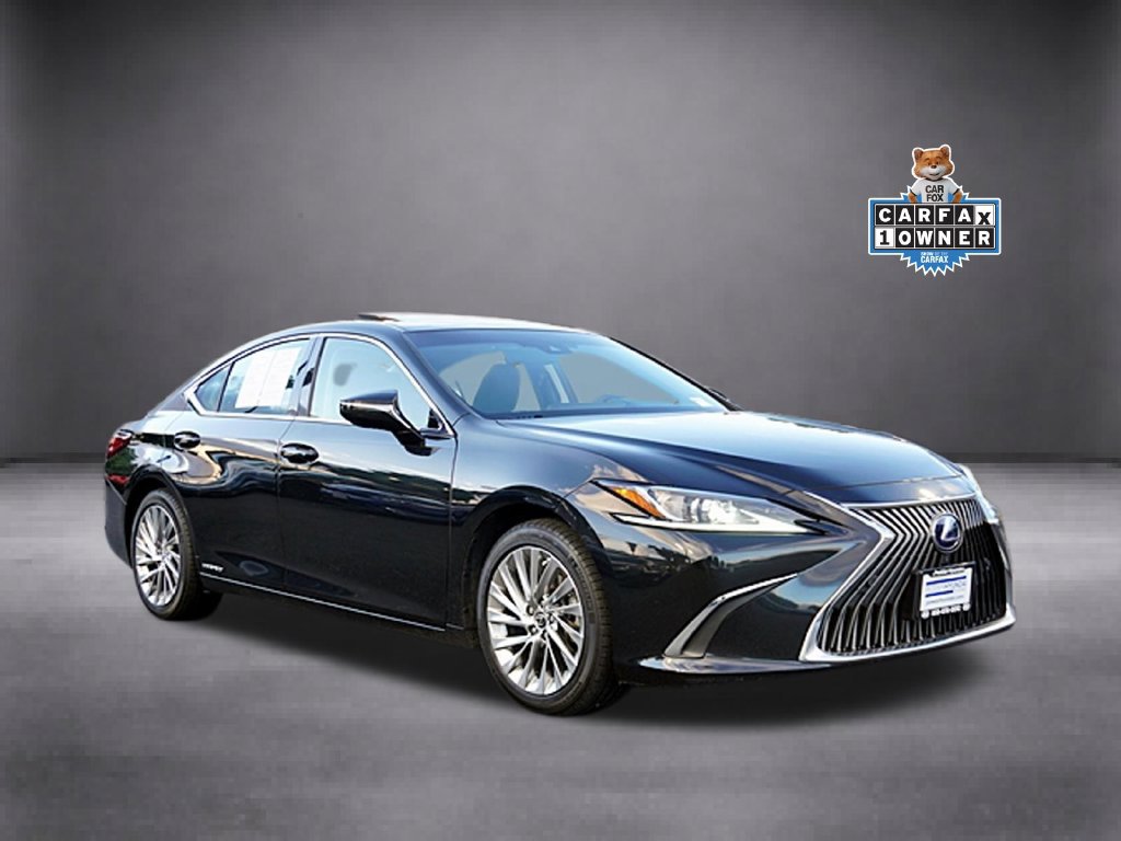 Used 2019 Lexus ES 300h w/ Accessory Package 2 FWD image 2