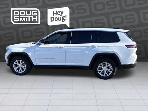 Used 2023 Jeep Grand Cherokee L Limited w/ Luxury Tech Group II AWD/4WD image 2