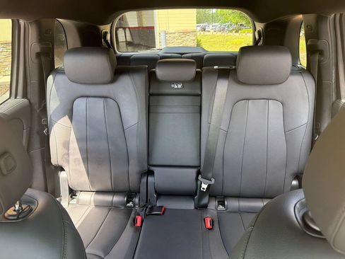 Used 2022 Mercedes-Benz GLB 250 4MATIC image 87
