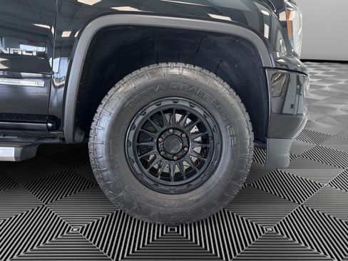Used 2017 GMC Sierra 1500 Denali w/ Denali Ultimate Package AWD/4WD image 10