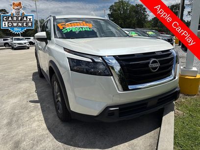 Used 2024 Nissan Pathfinder SV
