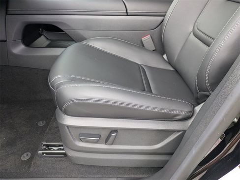 New 2025 Nissan Armada SV image 21