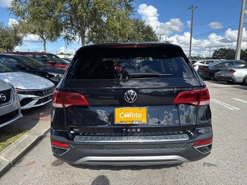 Used 2024 Volkswagen Taos SE image 6