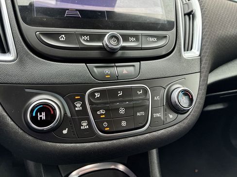 Used 2021 Chevrolet Malibu LT image 17