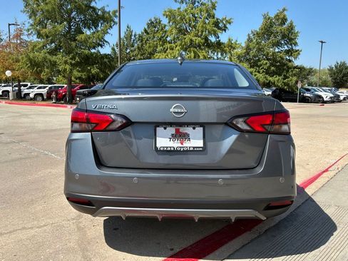 Used 2025 Nissan Versa SV FWD image 7