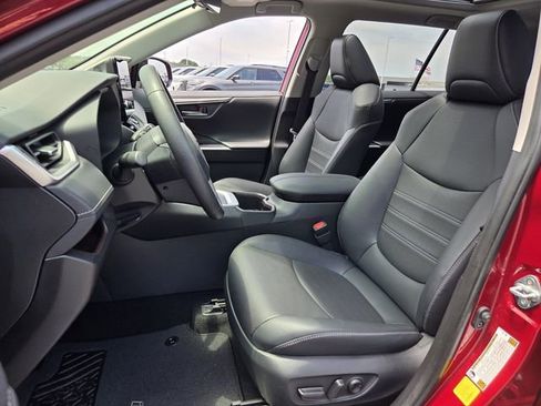 Used 2025 Toyota RAV4 Limited w/ Advanced Technology Package AWD/4WD image 9