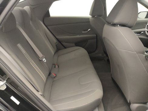 Used 2021 Hyundai Elantra SEL FWD image 19