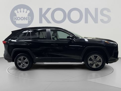 Used 2022 Toyota RAV4 XLE w/ Convenience Package AWD/4WD image 21