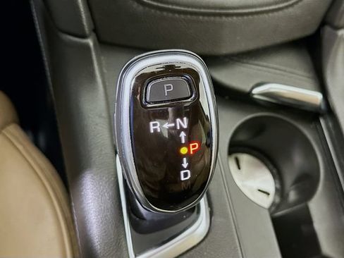 Used 2018 Cadillac XT5 Platinum w/ Driver Assist Package AWD/4WD image 24